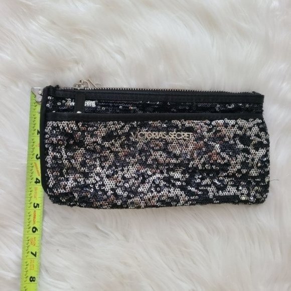 Victoria Secret Black and Silver Sequin Clutch Evening - Picture 2 of 9